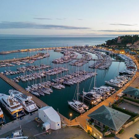 Hotel Aurora Varazze Kültér fotó