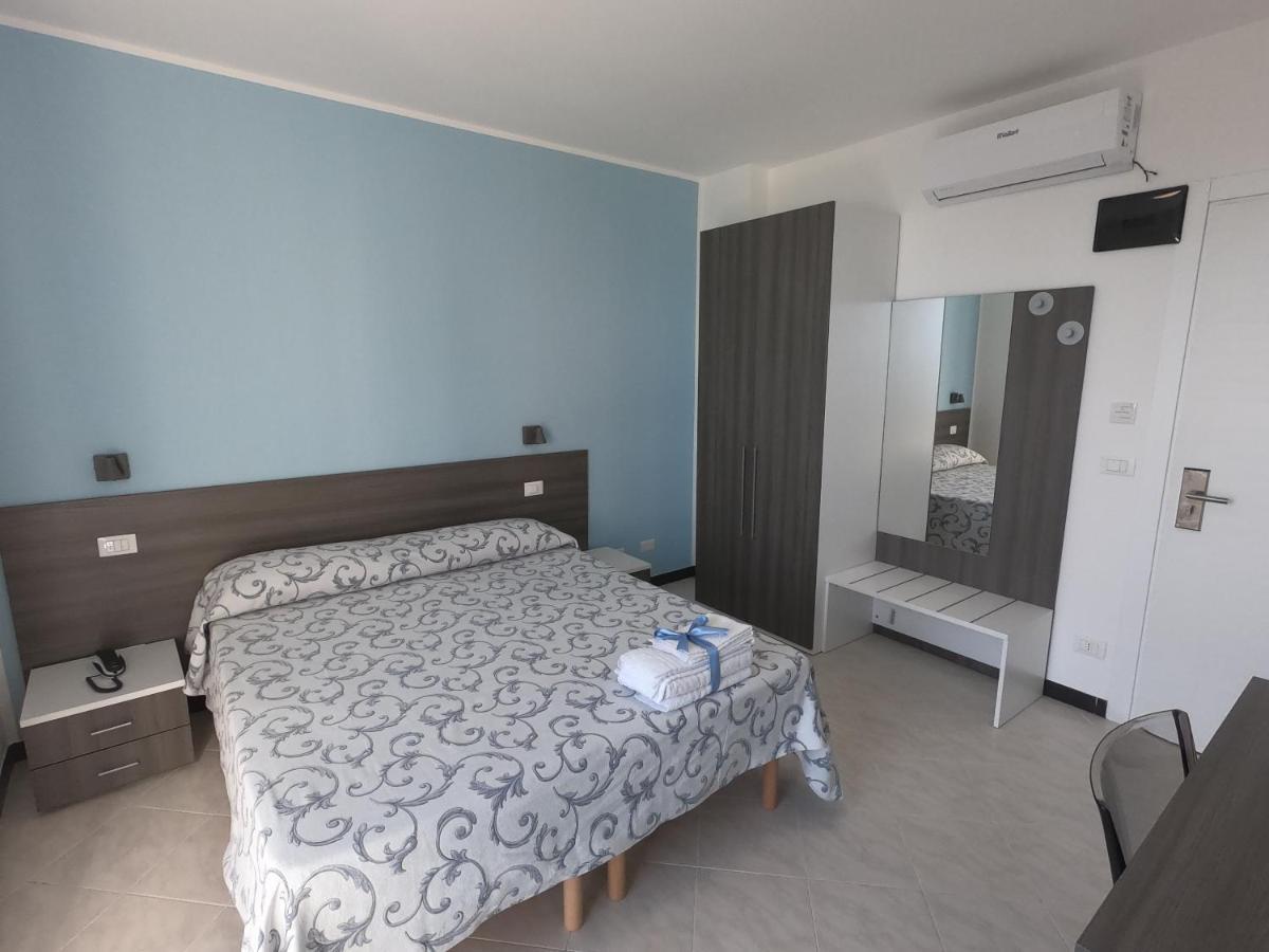 Hotel Aurora Varazze Kültér fotó